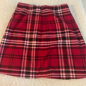 The Design Lab vintage red and black plaid mini skirt! ❤️
